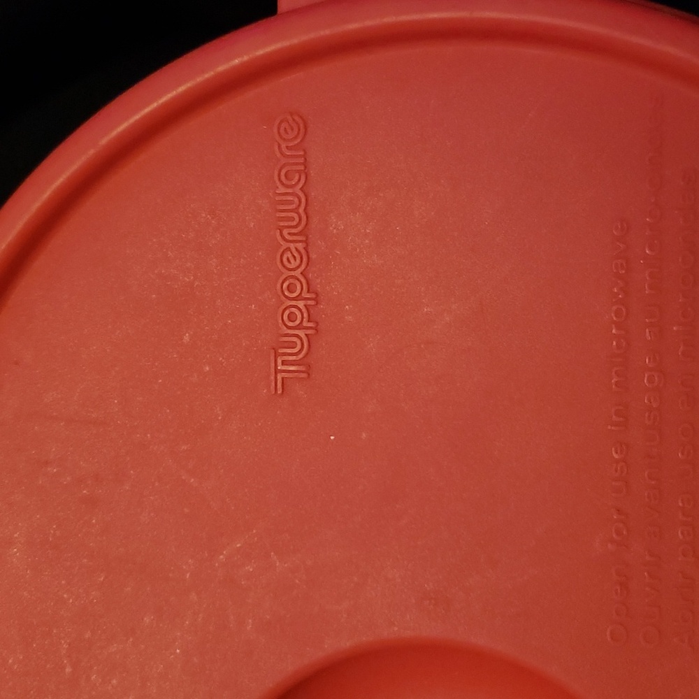 Tupperware vtg container - Picture 4 of 4
